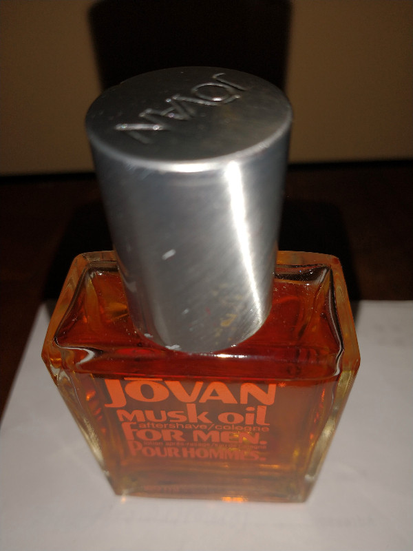 JOVAN Musk oil after shave / cologne pour homme - Vintage dans Autre  à Longueuil/Rive Sud - Image 2