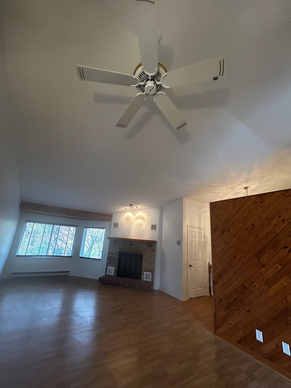 Grand 5 1/2   lumineux - Large, bright 5 1/2 , Ahuntsic — photo 2