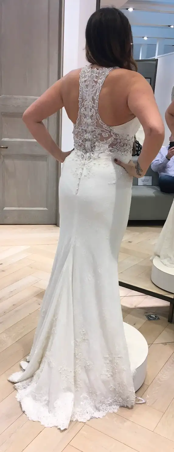 PRICE DROP!  Wedding Dress in Wedding in Kawartha Lakes - Image 6