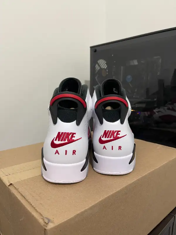 Air Jordan 6 Carmine 2021 size 10.5 in Men's Shoes in City of Toronto - Image 5