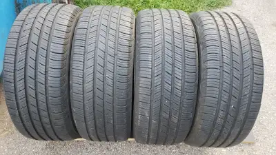 Set of four 225 50 17 Michelin Defender all season tires. Excellent tread. Very mow mileage. $350 fo...