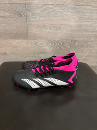 Soccer cleats size 10