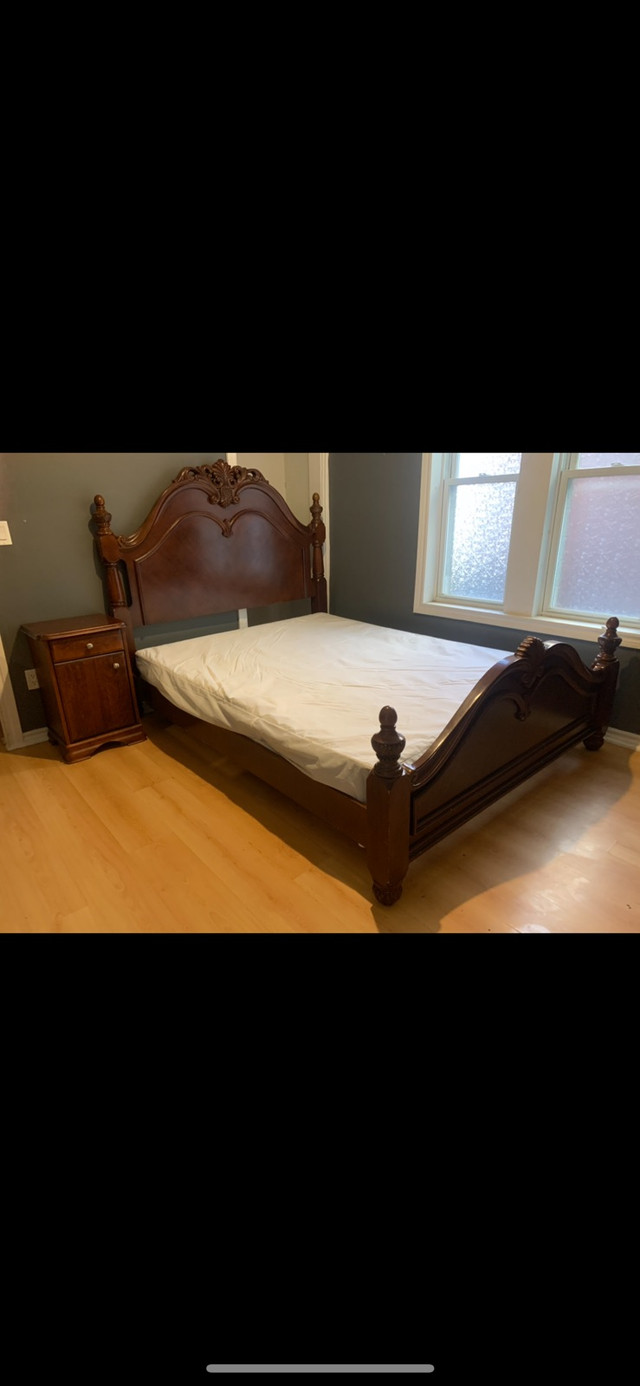Queen size bedroom set  in Beds & Mattresses in Windsor Region - Image 2
