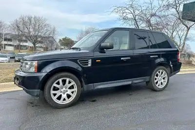 4.4 300hp V8, auto, 4wd, loaded to the max. Heated leather seats, Runs and drives like new. No claim...