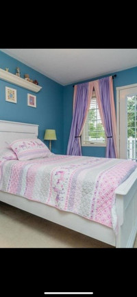 Girls twin bed Unicorn coverlet and pillow case
