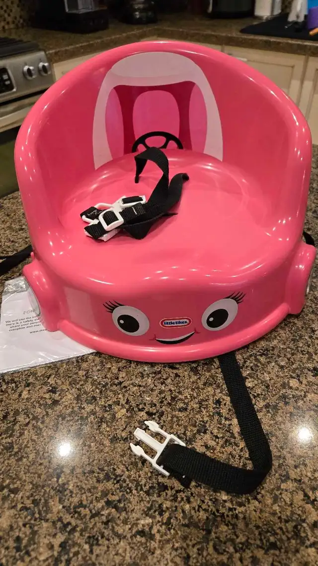 Booster seat (practically new)63240734929027120