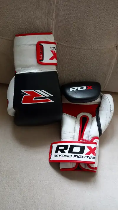 Pair of RDX 14 Oz BGX F1 gloves & Twins special Muay Thai Head, View more