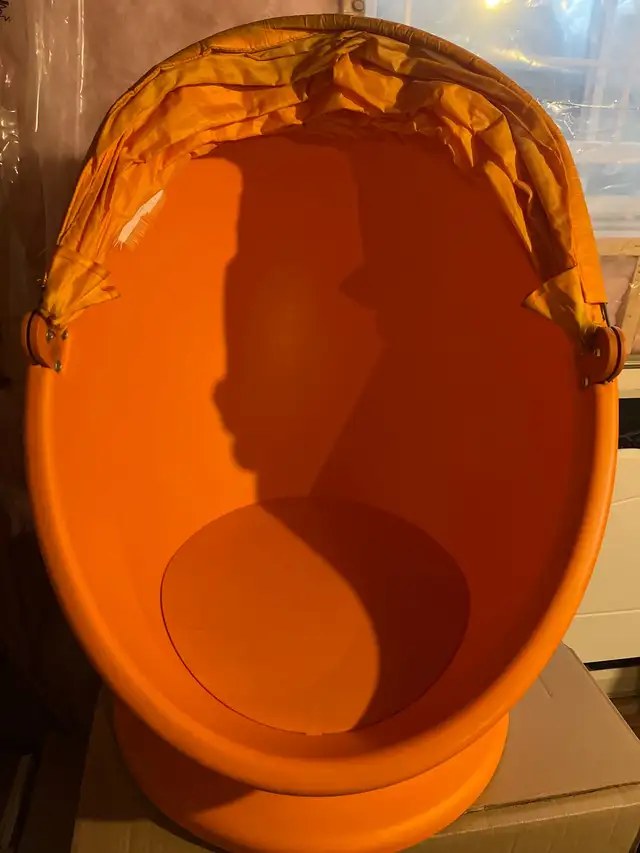 IKEA Kids Orange Egg Chair in Chairs & Recliners in Calgary - Image 2