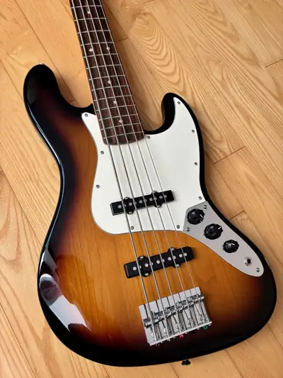 Fender Jazz Bass 5 Squier Affinity, View more