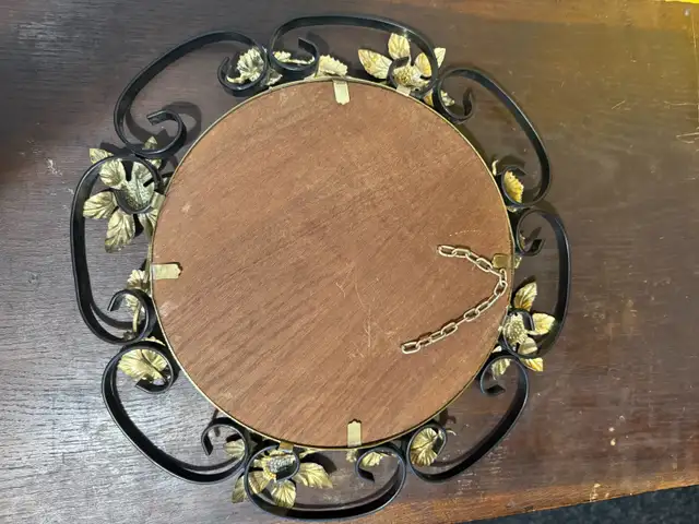 Convex Mirror Wrought Iron Gold Ivy Leaf Detail Circular Mirror in Home Décor & Accents in Oshawa / Durham Region - Image 6