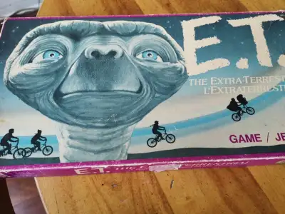 E.T.  l'extra-terrestre,  jeu de société bilingue, View more