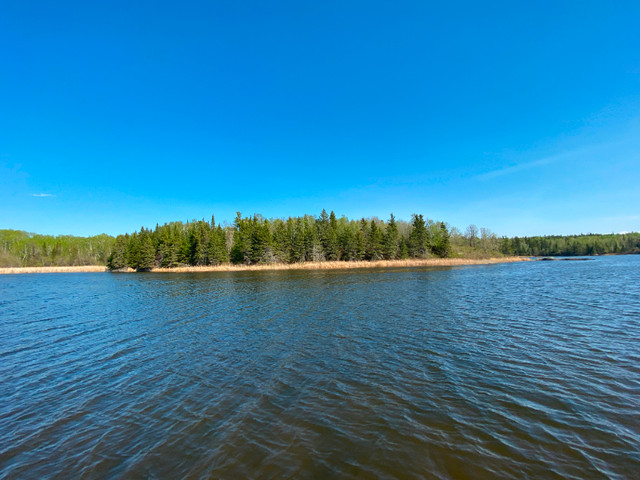 Lot 16 Big Narrows -  2.47 Acres, 1115 feet of frontage! in Land for Sale in Kenora - Image 2