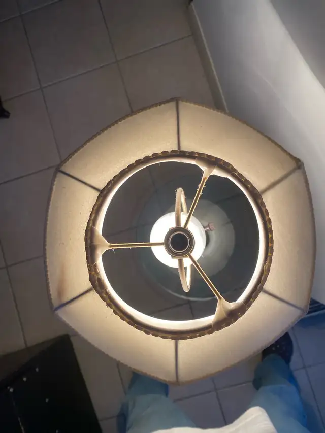 vintage lamp with glass surface in Indoor Lighting & Fans in City of Montréal - Image 6