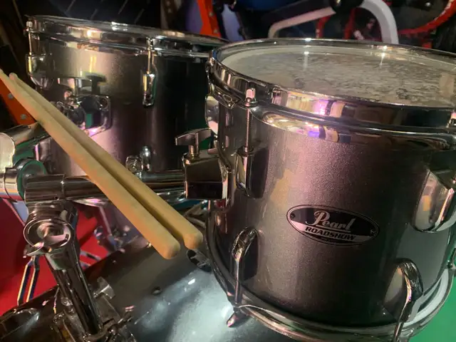 Pearl Roadshow Drum Set in Drums & Percussion in Barrie - Image 3