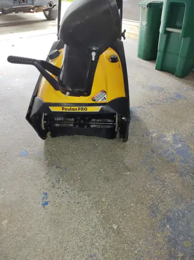 Snowblower Poulan 21 inch single stage with electric start, View more