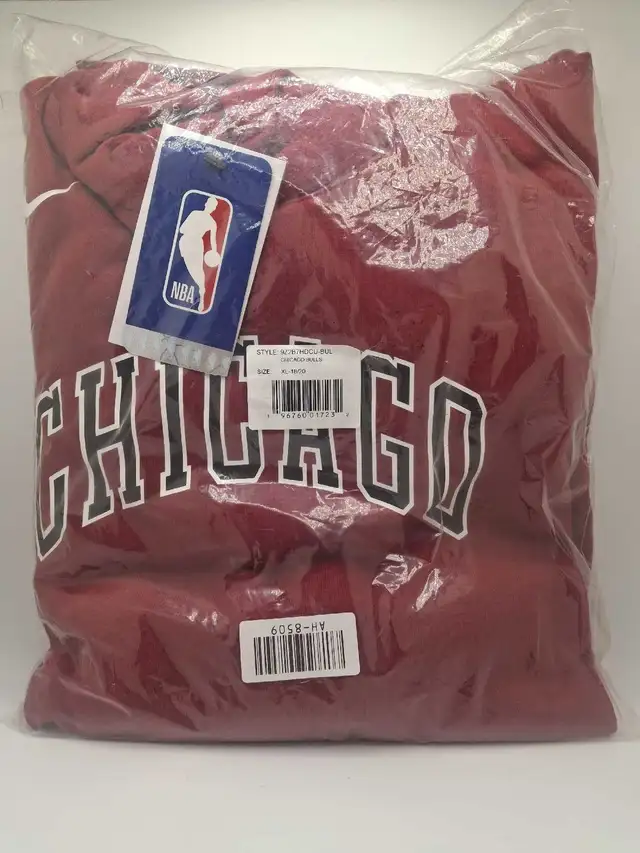 NBA Chicago Bulls City Edition Hoodie Youth XL 18–20 Outerstuff  in Kids & Youth in City of Toronto - Image 5