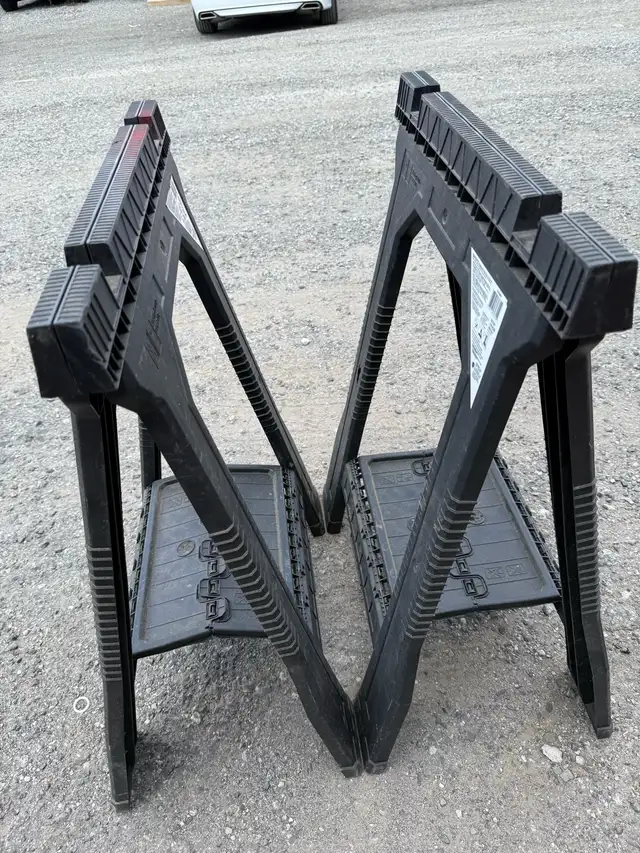 Stanley Sawhorse in Ladders & Scaffolding in Oakville / Halton Region - Image 3
