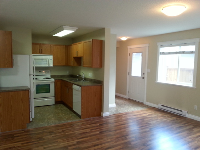 Two Bedrooms, One Bath Lower Level Suite in Long Term Rentals in Nanaimo - Image 2