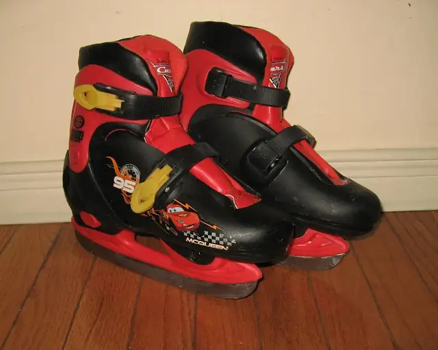 Kids Hockey Ice Skates size Jr.11, Jr12, Jr.12 to 2 Adj/ Helmets in Hockey in City of Toronto - Image 4