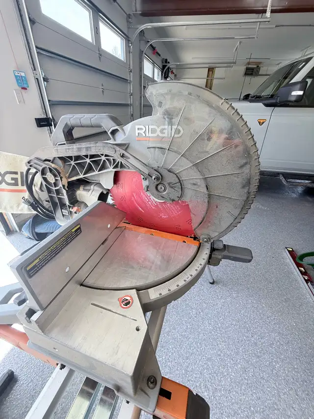 Rigid 12”Mitre Saw and stand  in Power Tools in Oakville / Halton Region - Image 4