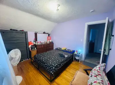 Room Available in Etobicoke! Location: Islington Ave, Etobicoke, ON M8V 3B8 ️ Available Now ️ Fully...