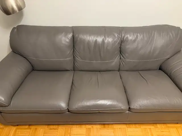 Leather Couch Set – 3 Pieces (Sofa, Armchair, Ottoman) in Couches & Futons in Markham / York Region - Image 4
