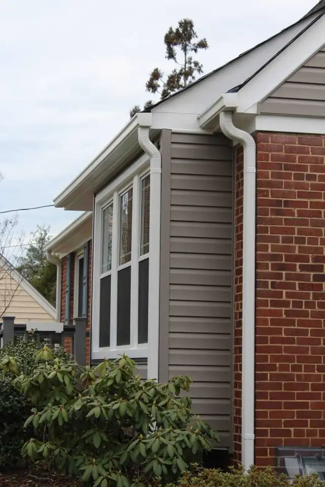 Seemless Eavestrough and Downpipe Installation62863711243650121