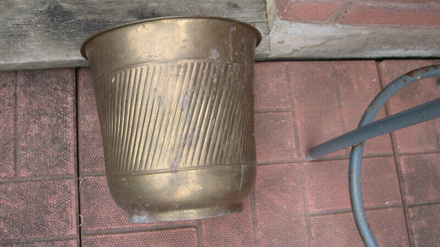 copper plant pot dans Décoration intérieure et accessoires  à Région de Mississauga/Peel - Image 2