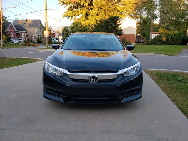 Honda Civic 2018 comme neuve, propriétaire directement. Une taxe dans Autos et camions  à Ville de Montréal - Image 2