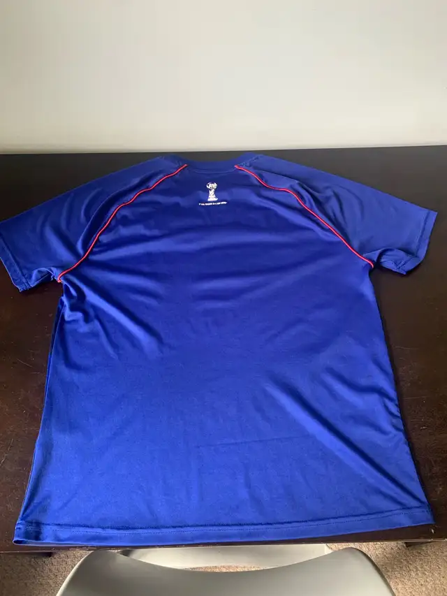 Large France Jersey in Soccer in Gatineau - Image 3