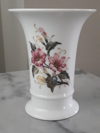 Vintage Kaiser Porcelain Vase