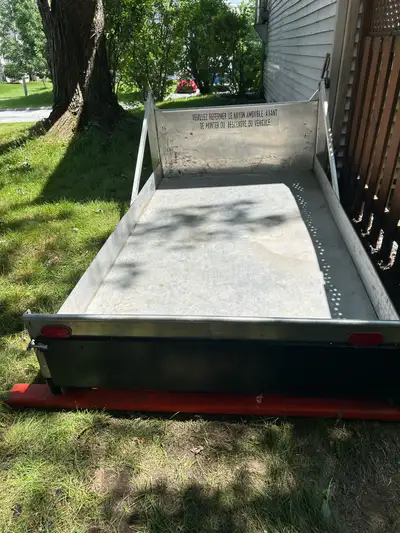 Plateforme en aluminium pour trailer de grandeur 55 pouces de large et de 96 de longueur