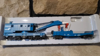 HO Conrail 200 ton crane and tender Athearn RTR