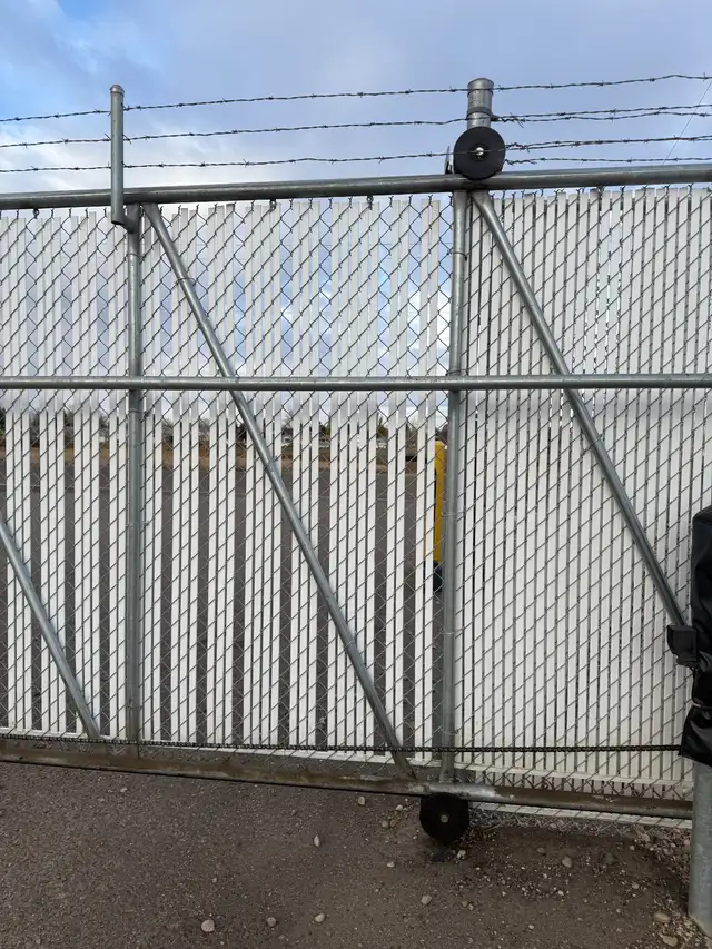 Commercial security gate64706041418371123