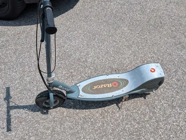 Razor Electric Scooter E300 in Scooters & Pocket Bikes in City of Toronto - Image 3