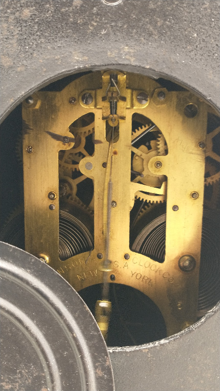 Horloge antique à carillon dans Art et objets de collection  à Trois-Rivières - Image 3