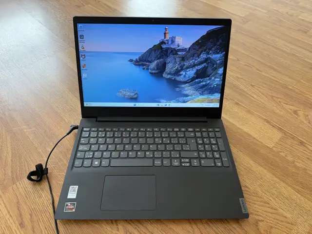 Lenovo ideapad s145 256gb ssd amd ryzen 3 perfect laptop in Laptops in City of Toronto - Image 3