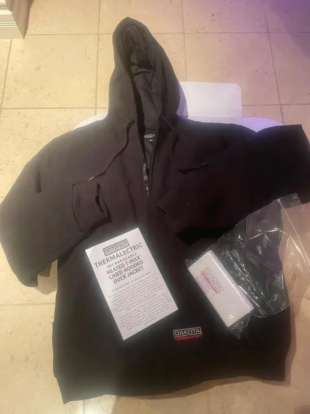 XL DAKOTA MEN HOOD DUCK JACKET COAT THERMAELECTRIC NEW IN BOX in Men's in Oshawa / Durham Region - Image 3