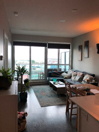Large 1+1bd 2bth unit w/parking at the heart of liberty Village!