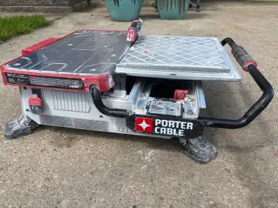 Great condition tile saw used for a full shower porcelain job.