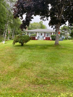 Move in ready beautiful 28x42 bungalow sits in a quiet family friendly neighbourhood. Lot totals 20,...