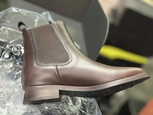 Thursday Boot Company Duchess Women’s Chelsea Boot in Women's - Shoes in Markham / York Region - Image 4
