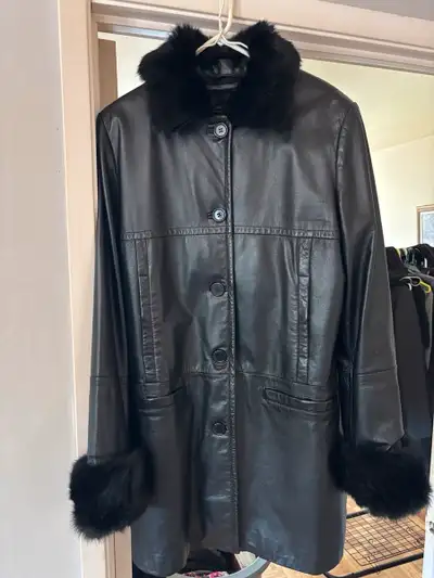 Manteau cuir et fourrure small, View more