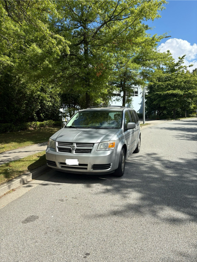 2009 Dodge Caravan in Cars & Trucks in Richmond