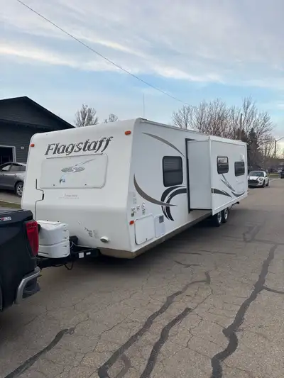 Great starter camper for young families. Purchased by owner from minards leisure world in 2013. Low...