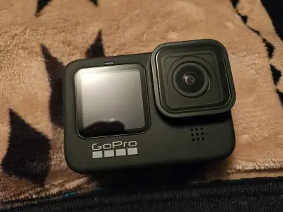 Mint condition GoPro Hero 9, only used a few times. It has tempered glass screen protectors installe...