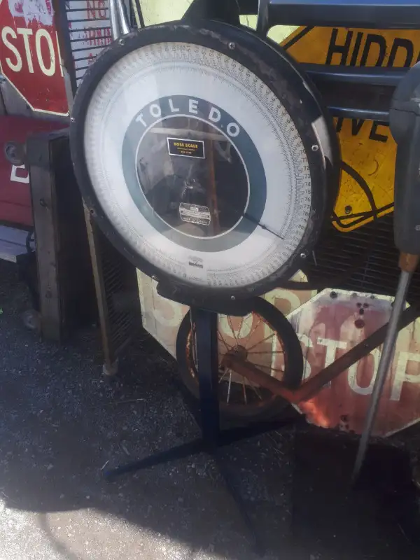LOTS OF SIGNS AND OTHER MAN CAVE DECOR( tractor grills etc) in Other in Belleville - Image 4