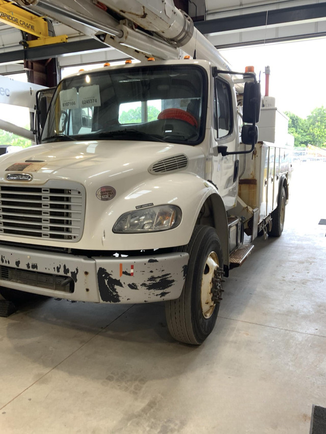 2017 Freightliner/  Altec AM55 Bucket Truck, in Other in Petawawa