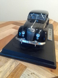 Chrysler Airflow 1936 black Diecast 1:18