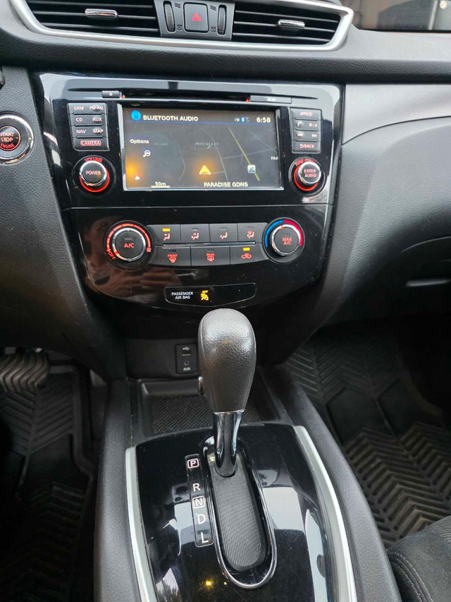 Nissan Rouge 2016 in Cars & Trucks in Mississauga / Peel Region - Image 4